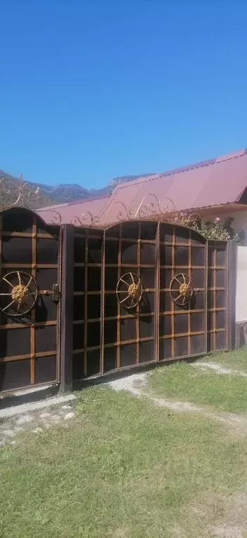 Дом в Карачаево-Черкесия, Карачаевский район, Нижняя Теберда аул ... - Фото 1