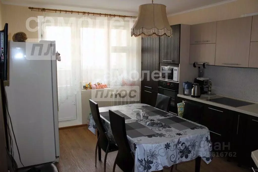 3-к кв. Тюменская область, Тюмень ул. Николая Семенова, 27 (90.3 м) - Фото 1