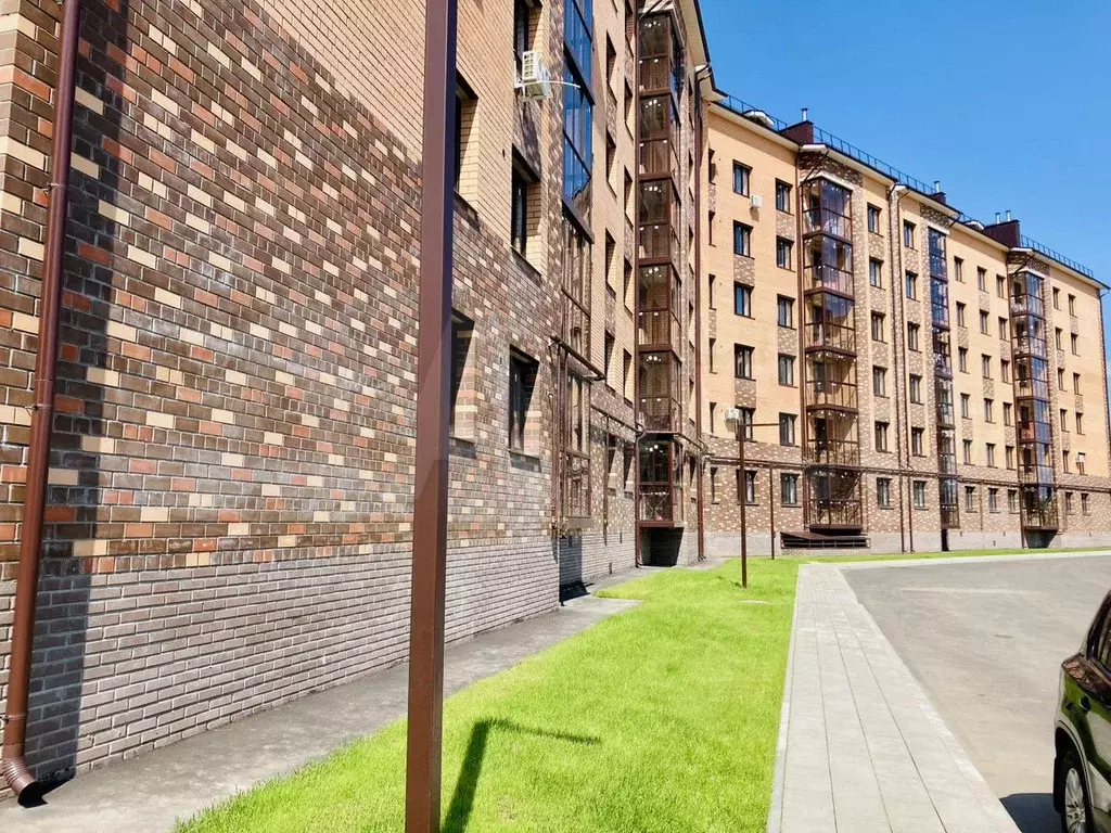 2-к. квартира, 70 м, 1/6 эт. - Фото 0