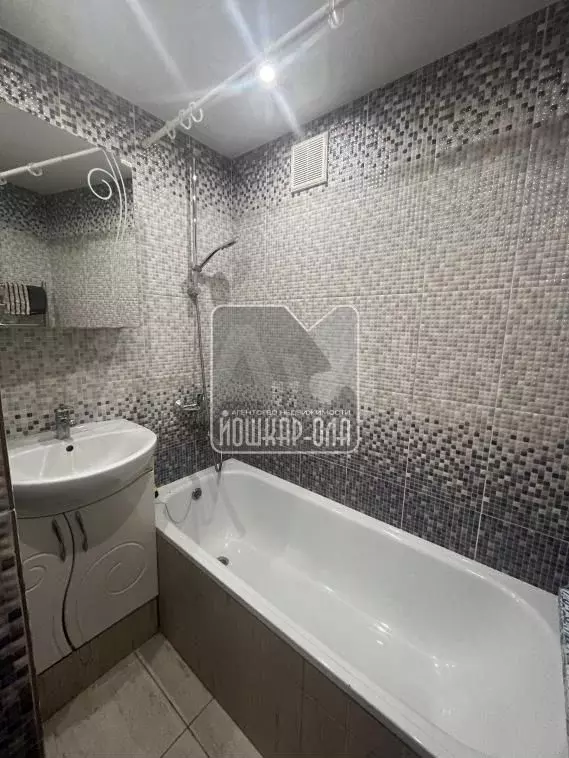 2-к. квартира, 57 м, 1/3 эт. - Фото 1