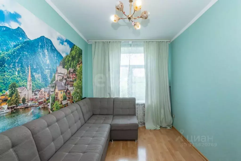 3-к кв. Омская область, Омск Октябрьская ул., 122 (65.2 м) - Фото 1