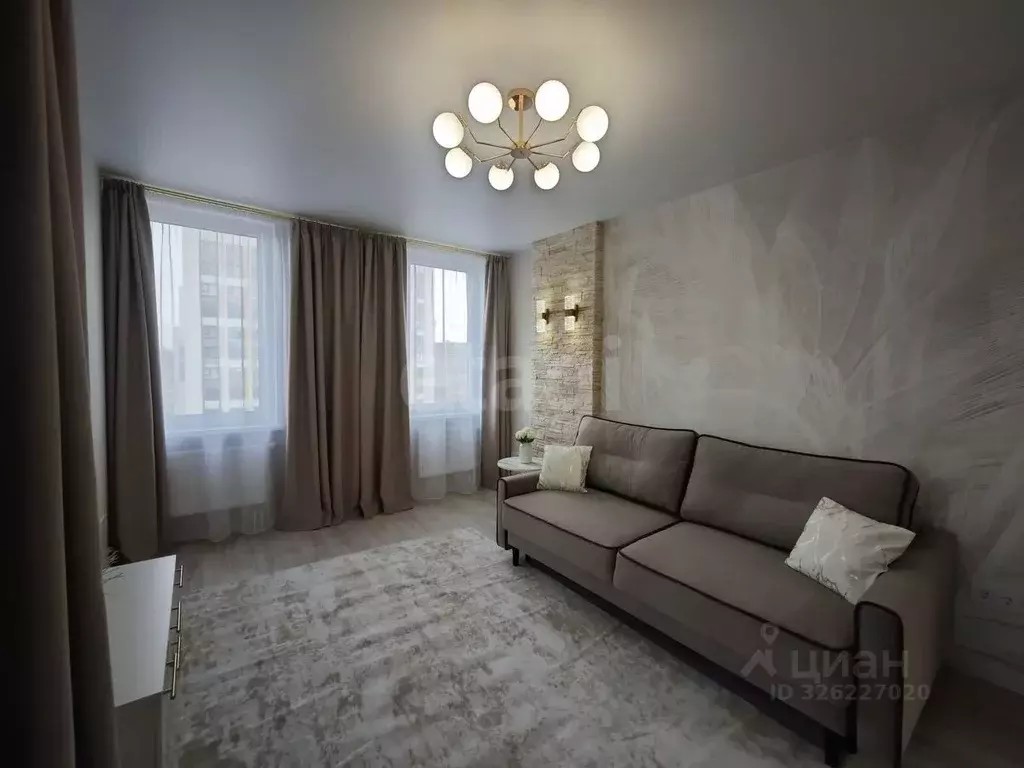 2-к кв. Крым, Симферополь просп. Александра Суворова (54.53 м) - Фото 1