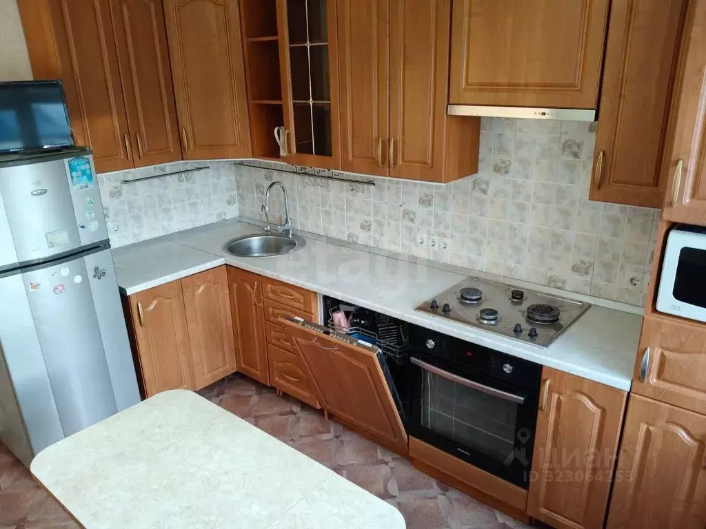 2-к кв. Ямало-Ненецкий АО, Новый Уренгой Юбилейный мкр, 4/2А (58.4 м) - Фото 1