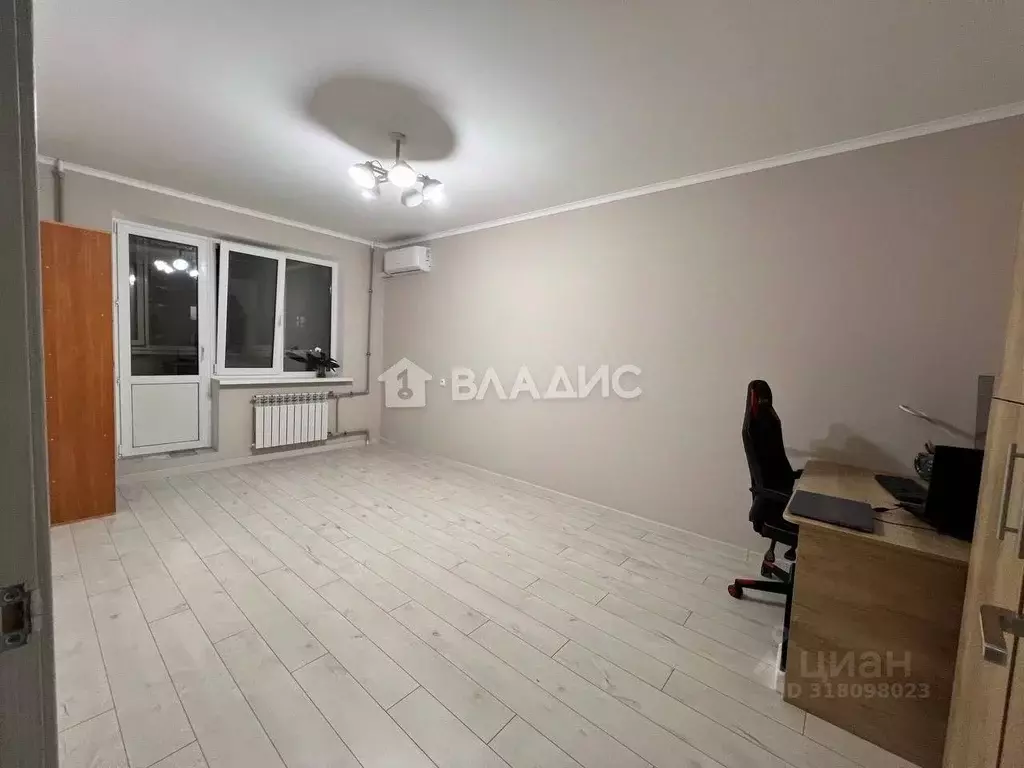3-к кв. Белгородская область, Белгород ул. 5 Августа, 13в (70.6 м) - Фото 1
