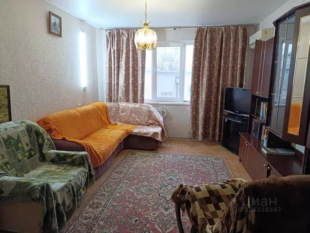 3-к кв. Волгоградская область, Волгоград ул. 8-й Воздушной Армии, 37 ... - Фото 1