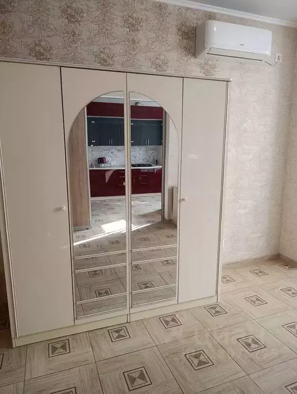 1-к кв. Краснодарский край, Горячий Ключ ул. Кириченко, 7 (43.0 м) - Фото 1