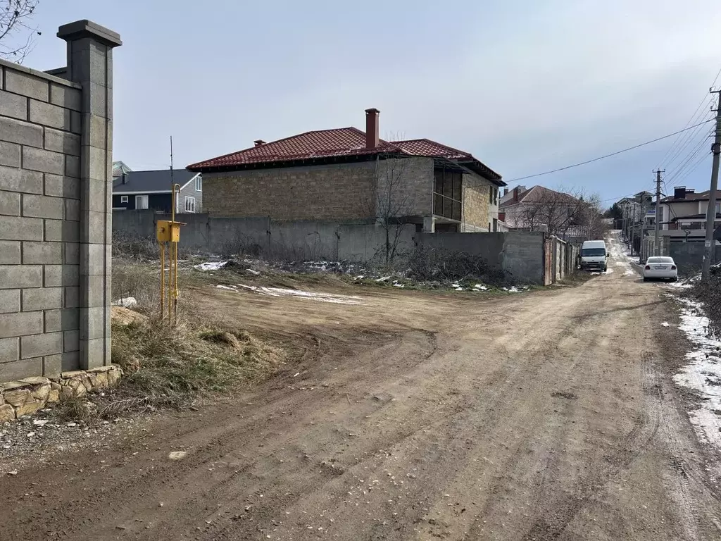 Участок в Крым, Симферопольский район, Молодежное пгт ул. Калиновая ... - Фото 0