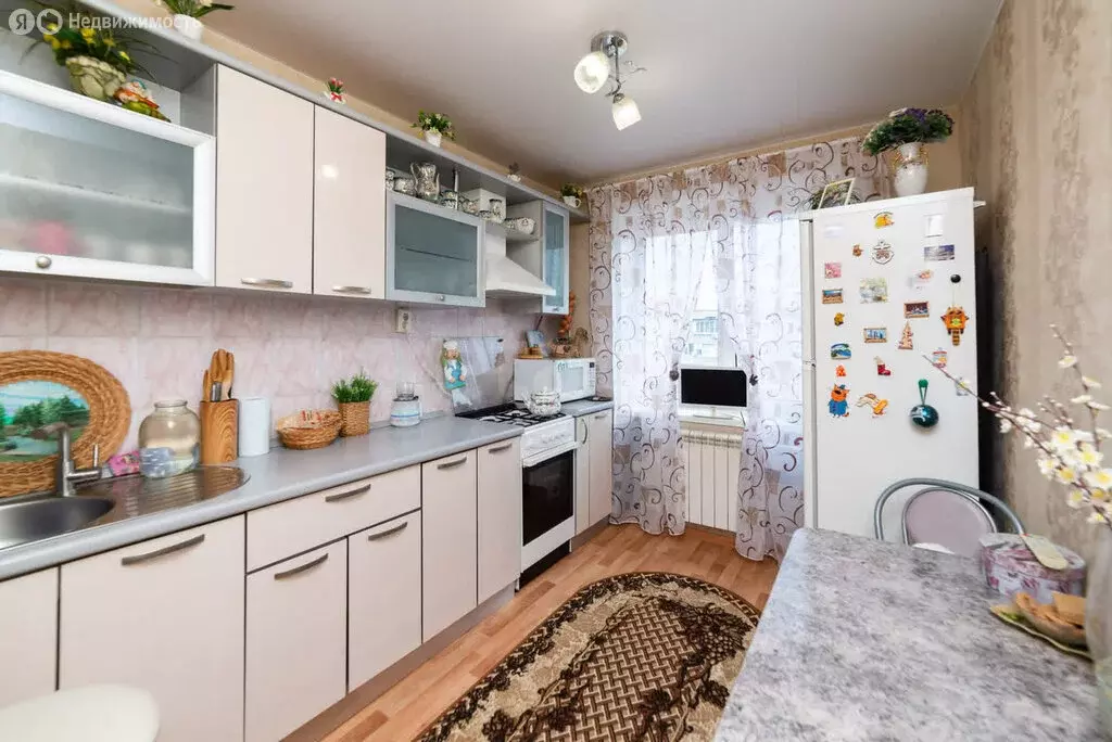 3-комнатная квартира: Курган, жилой район Заозёрный, 3-й микрорайон, ... - Фото 1
