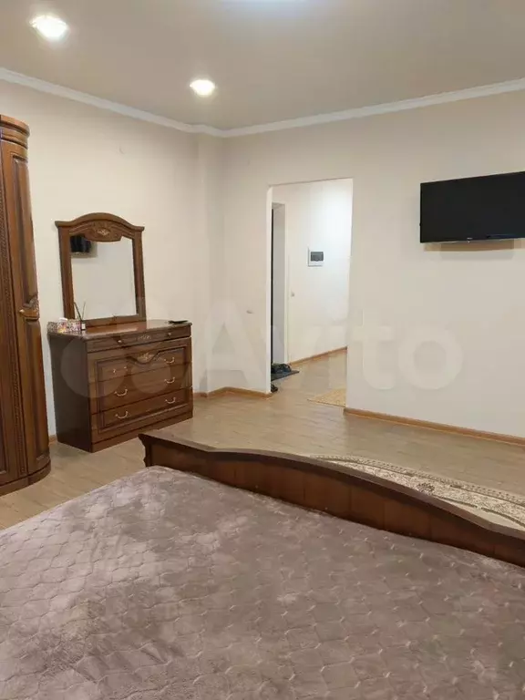 2-к. квартира, 55 м, 1/15 эт. - Фото 1