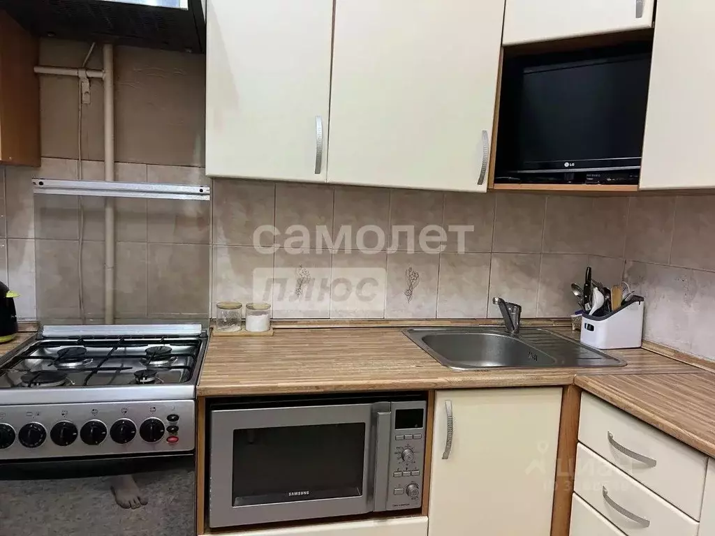 2-к кв. Омская область, Омск ул. 2-я Железнодорожная, 5 (51.6 м) - Фото 2