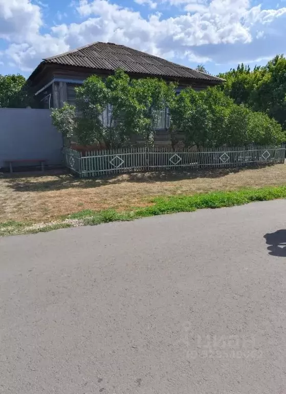 Дом в Саратовская область, Энгельсский район, Красноярское ... - Фото 1