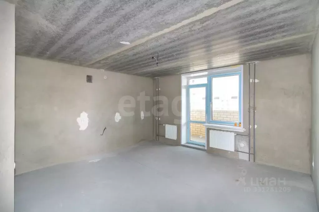 3-к кв. Тюменская область, Тюмень ул. Бирюзова, 6Б (100.8 м) - Фото 0