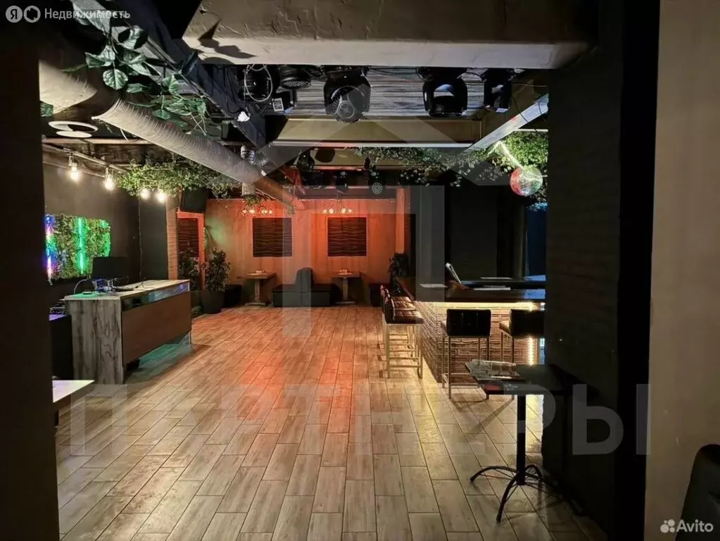 Помещение свободного назначения (300 м) - Фото 1