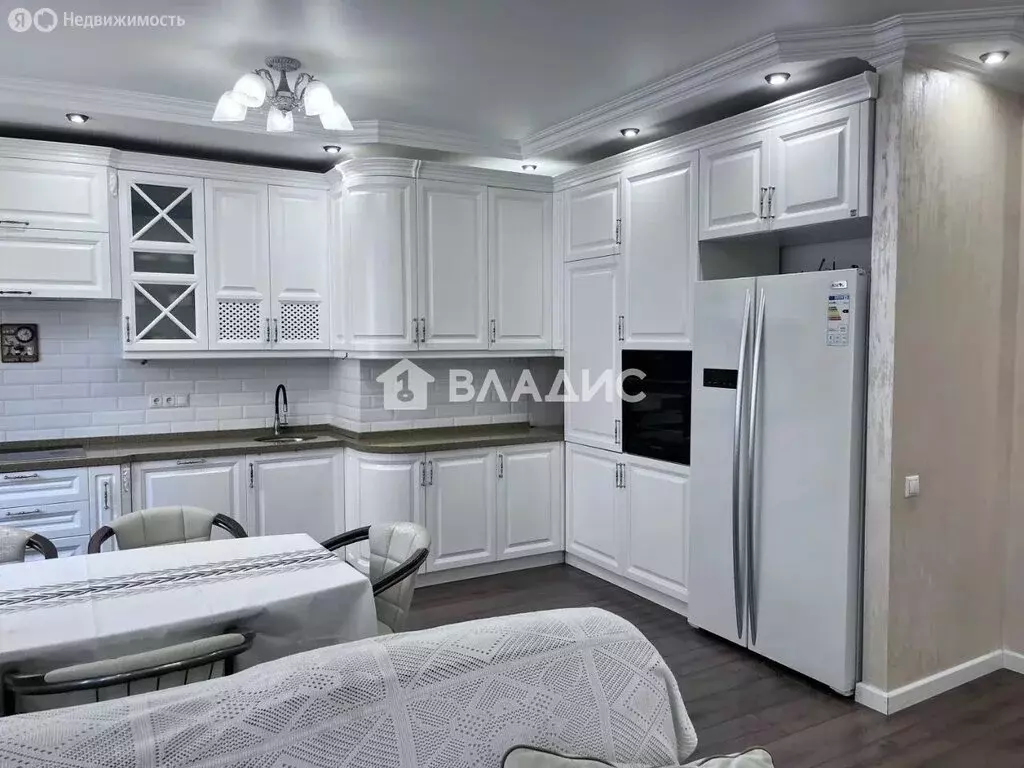 3-комнатная квартира: посёлок городского типа Лесной Городок, ... - Фото 1