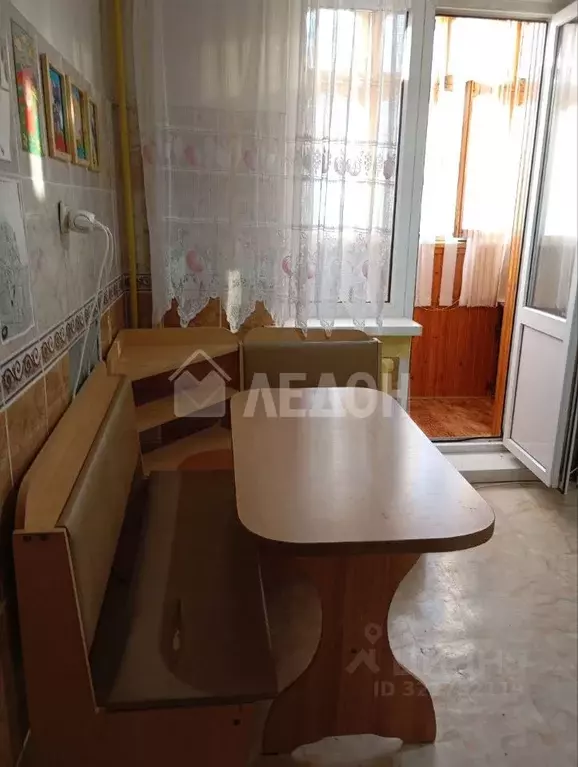 3-к кв. Омская область, Омск пос. Амурский, ул. 2-я Барнаульская, 22 ... - Фото 1