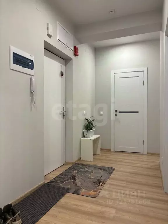 3-к кв. Ямало-Ненецкий АО, Новый Уренгой Славянский мкр, 1/1 (68.1 м) - Фото 1