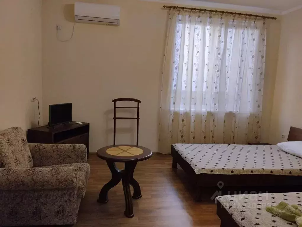 Комната Крым, Сакский район, Новофедоровка пгт ул. Зеленая, 13 - Фото 1
