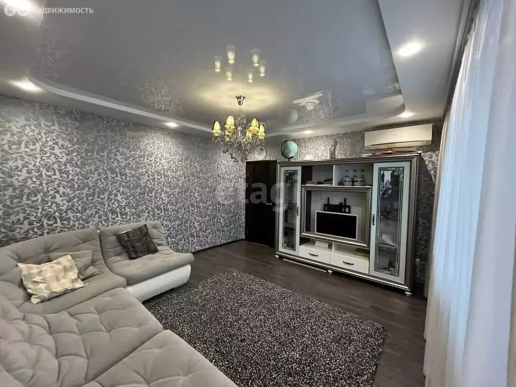 3-комнатная квартира: Нижний Тагил, улица Захарова, 10 (61.2 м) - Фото 2