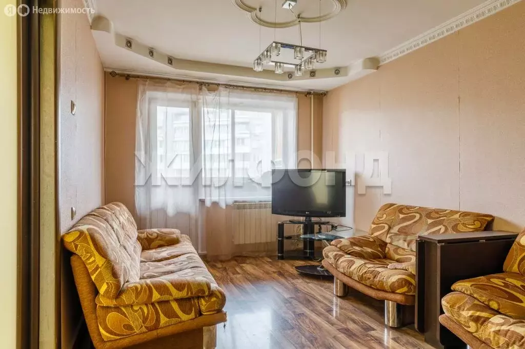 3-комнатная квартира: Новосибирск, улица Федосеева, 34 (57.7 м) - Фото 1
