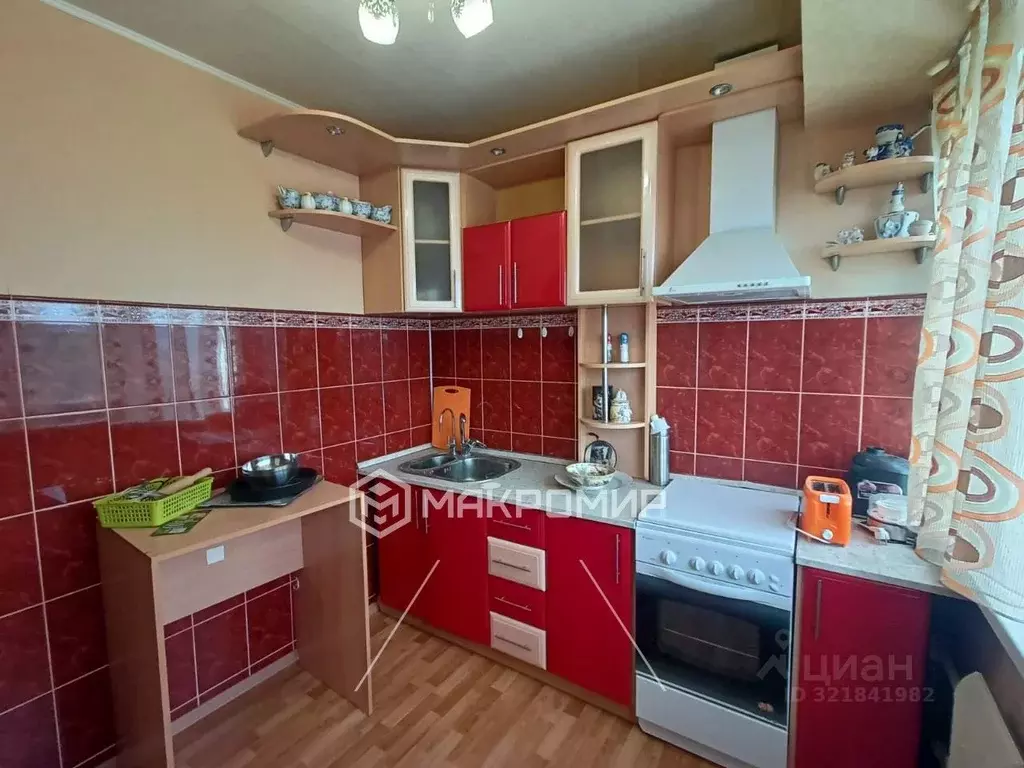 3-к кв. Орловская область, Орел пл. Поликарпова, 10 (71.0 м) - Фото 0