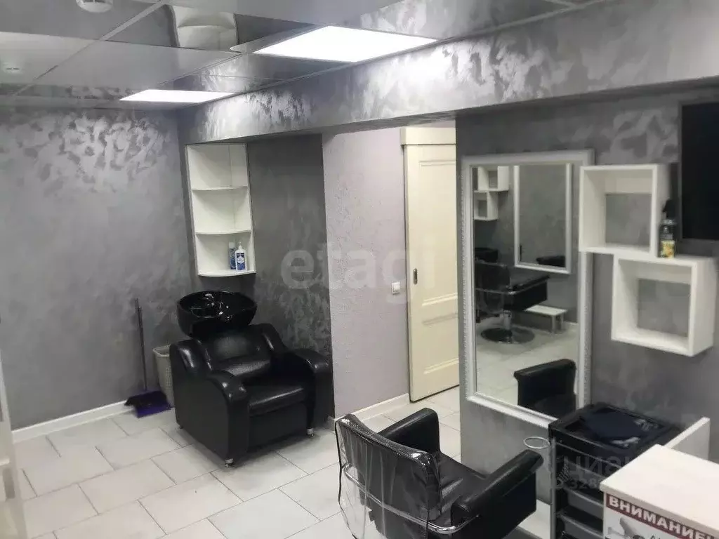 Помещение свободного назначения в Тульская область, Узловая 50 лет ... - Фото 1