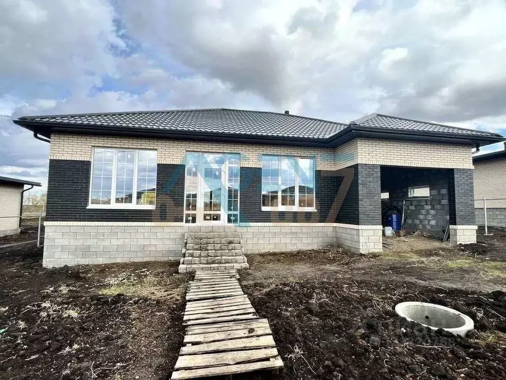 Дом в Белгородская область, Белгородский район, Дубовское с/пос, пос. ... - Фото 1