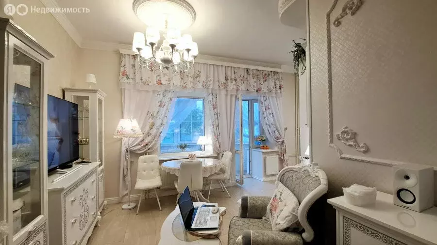 3-комнатная квартира: Москва, 1-я Владимирская улица, 3к3 (75.8 м) - Фото 0