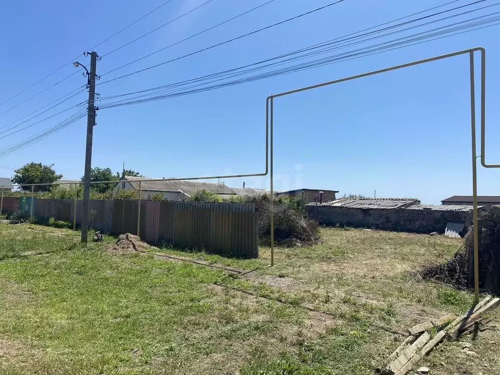 Участок в Крым, Сакский район, Молочненское с/пос, с. Абрикосовка ул. ... - Фото 1