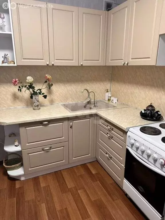 2-комнатная квартира: Челябинск, улица Братьев Кашириных, 136 (49.9 м) - Фото 2