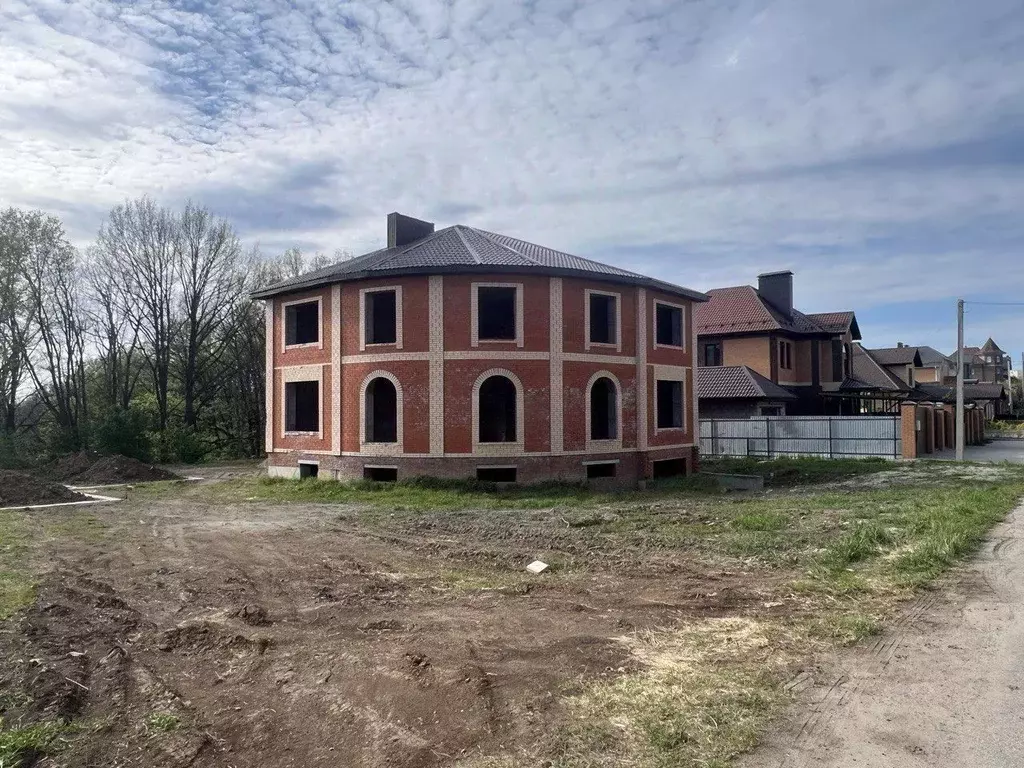 Дом в Курская область, Курский район, Нижнемедведицкий сельсовет, д. ... - Фото 1