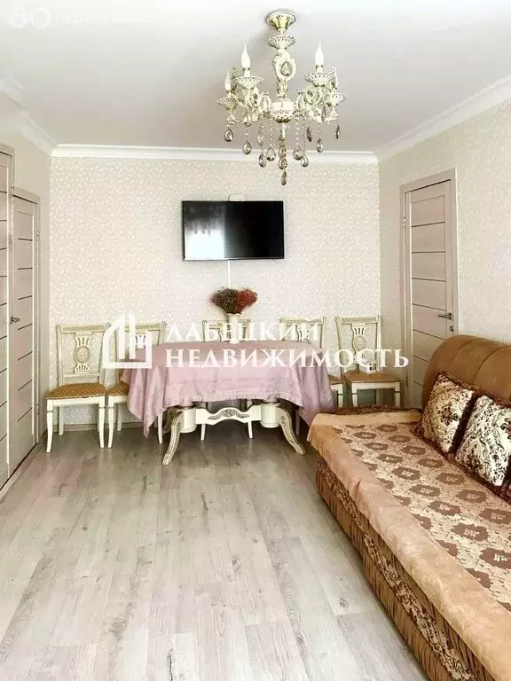 3-комнатная квартира: Черкесск, Интернациональная улица, 16 (68 м) - Фото 1