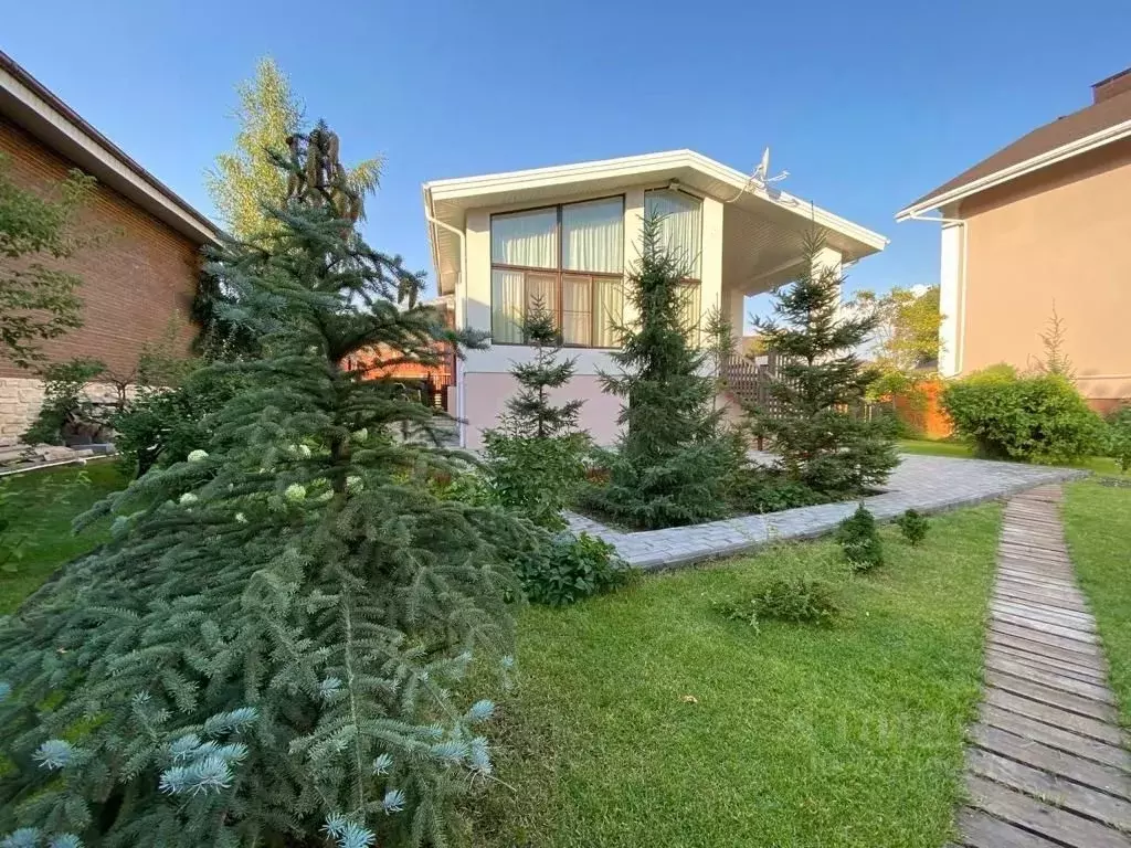 Дом в Татарстан, Казань ул. Азамат, 53 (220 м) - Фото 2