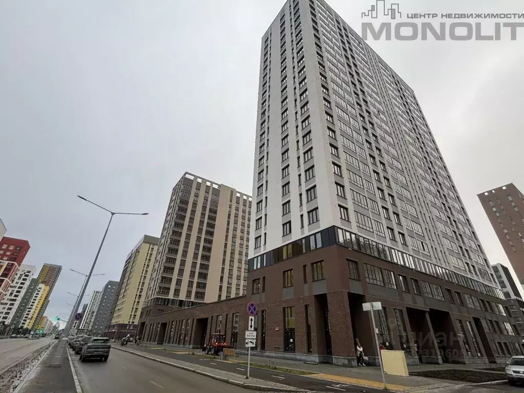 Торговая площадь в Свердловская область, Екатеринбург Академический ... - Фото 0