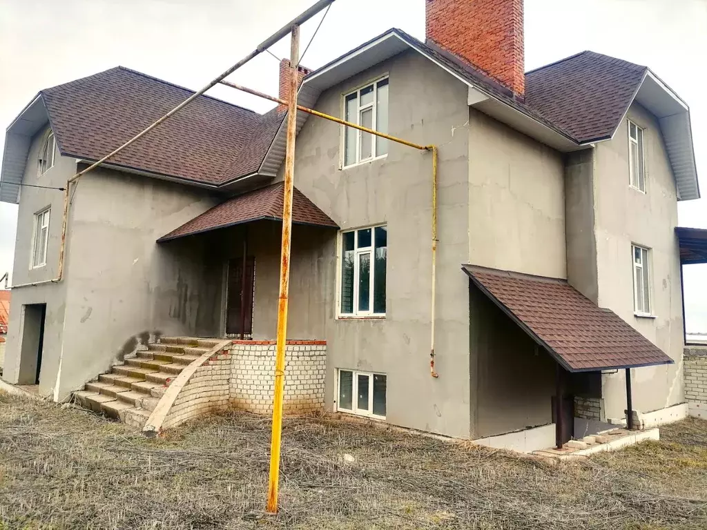 Коттедж в Саратовская область, с. Усть-Курдюм ул. Крайняя (470 м) - Фото 0