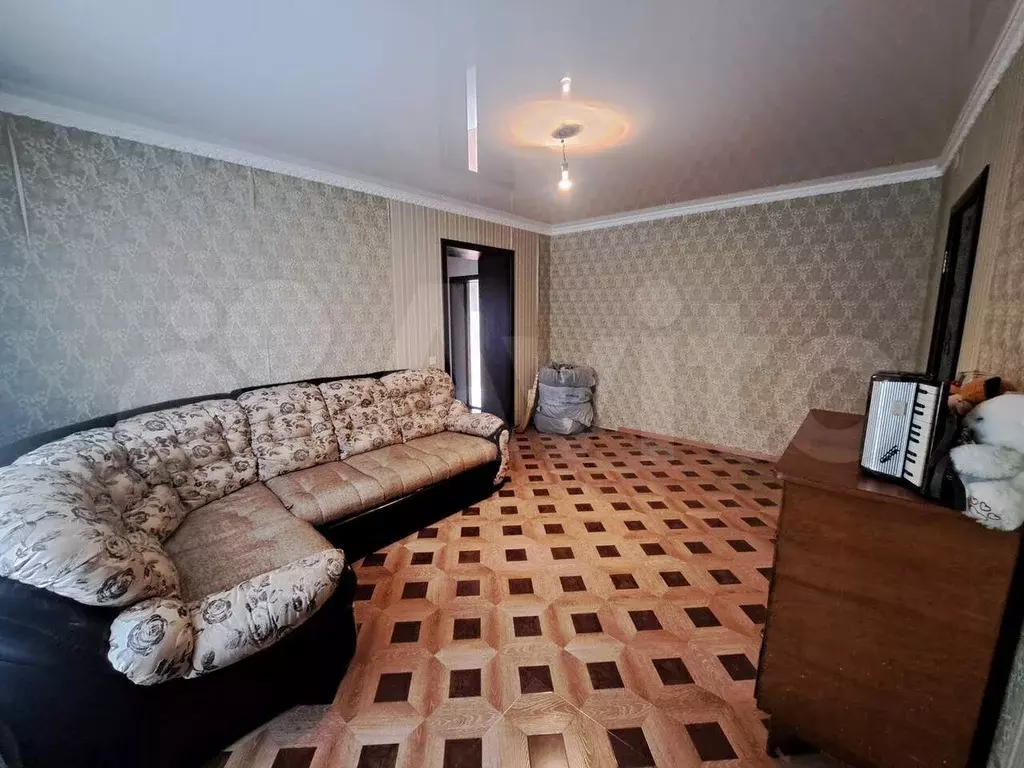 3-к. квартира, 70 м, 1/1 эт. - Фото 0