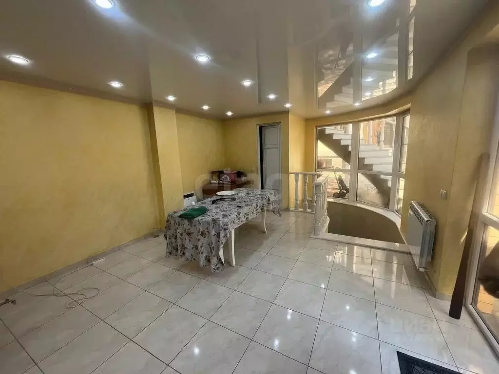 Дом в Северная Осетия, Владикавказ ул. Щорса, 65 (600 м) - Фото 0
