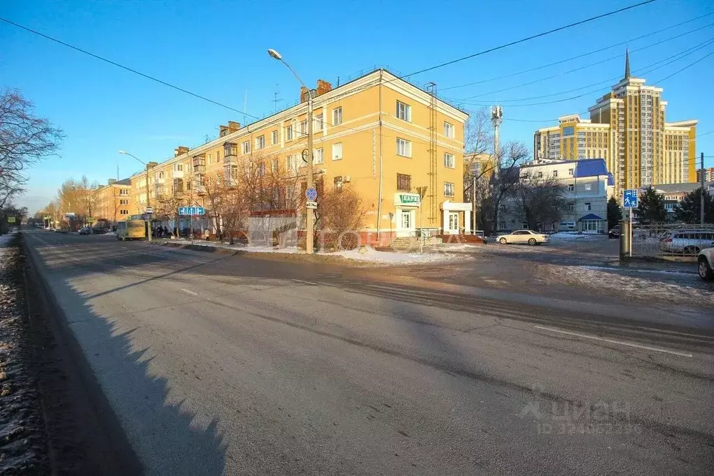 Помещение свободного назначения в Алтайский край, Барнаул просп. ... - Фото 1