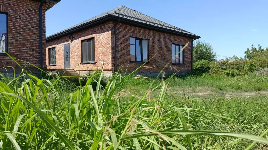 Дом в Адыгея, Тахтамукайский район, Энем пгт  (100 м) - Фото 0