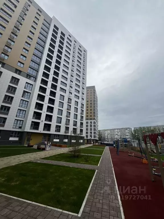 1-к кв. Омская область, Омск ул. 70 лет Октября, 3/6 (40.0 м) - Фото 0