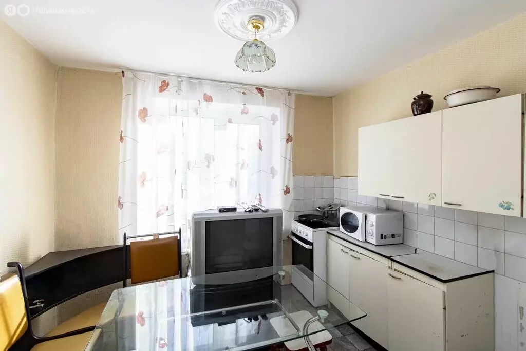 2-комнатная квартира: Тюмень, улица Немцова, 50 (54.4 м) - Фото 2