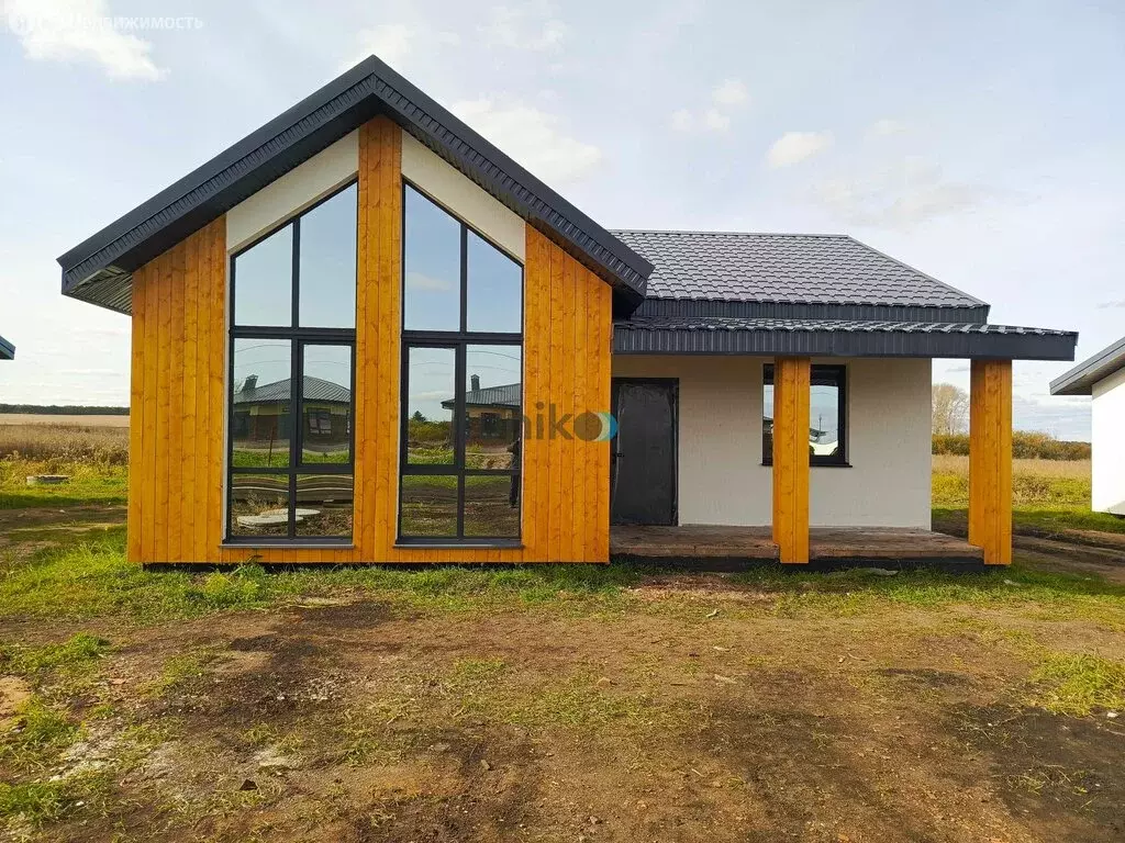 Дом в Дмитриевский сельсовет (100 м) - Фото 0