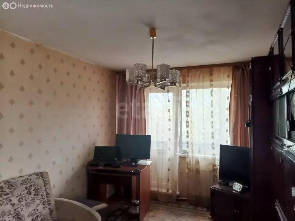 2-комнатная квартира: Остров, улица Островских Молодогвардейцев, 2 ... - Фото 1