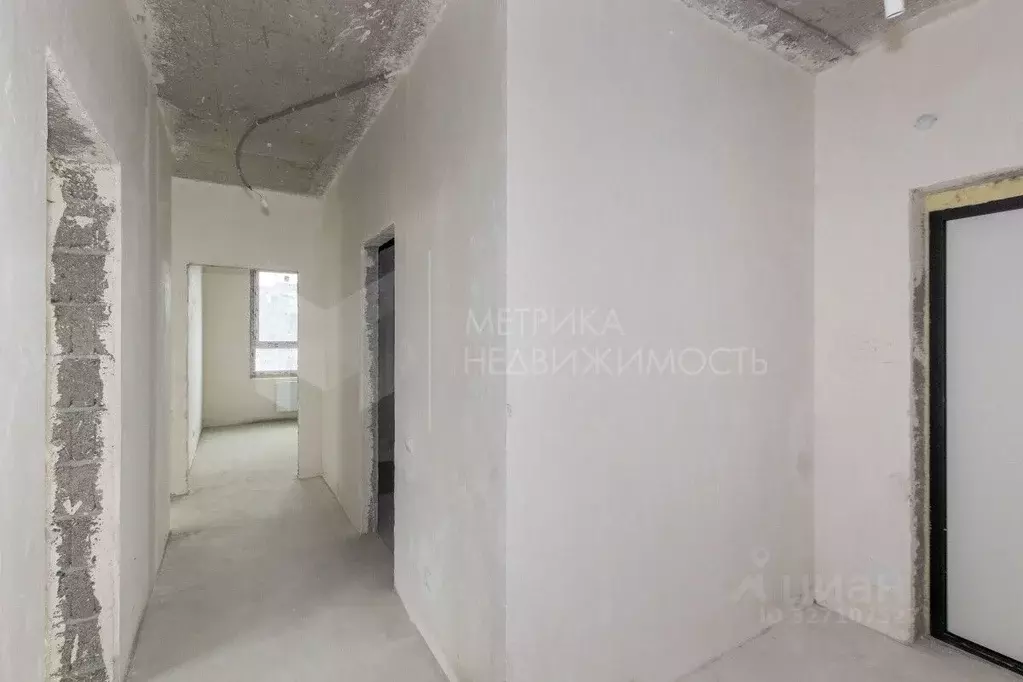 2-к кв. Тюменская область, Тюмень ул. Братьев Бондаревых, 5 (65.5 м) - Фото 1