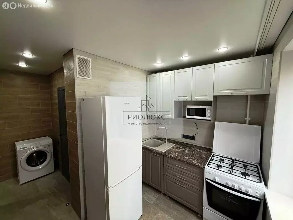 2-комнатная квартира: Магнитогорск, проспект Карла Маркса, 237к2 ... - Фото 0