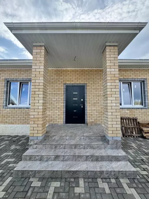 Дом в Краснодарский край, Динской район, с. Красносельское пер. ... - Фото 1