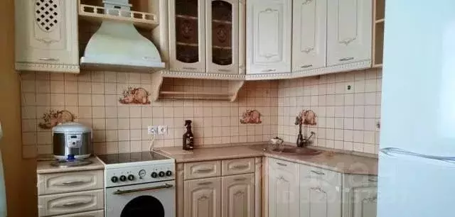 2-к кв. Белгородская область, Старый Оскол Степной мкр, 18 (64.0 м) - Фото 0