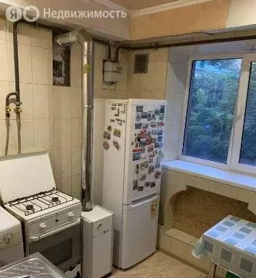3-комнатная квартира: Ростов-на-Дону, улица Козлова, 61А (50 м) - Фото 1