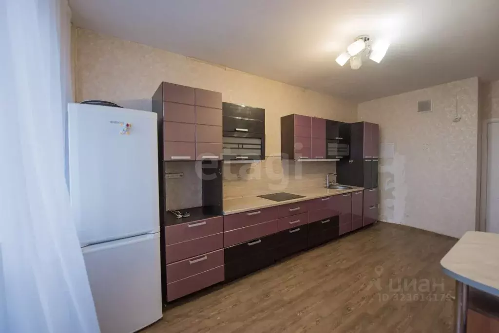 2-к кв. Ульяновская область, Ульяновск ул. Кирова, 6 (73.7 м) - Фото 2