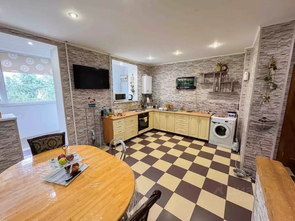 4-к кв. Крым, Алушта ул. Туристов, 3 (148.5 м) - Фото 2