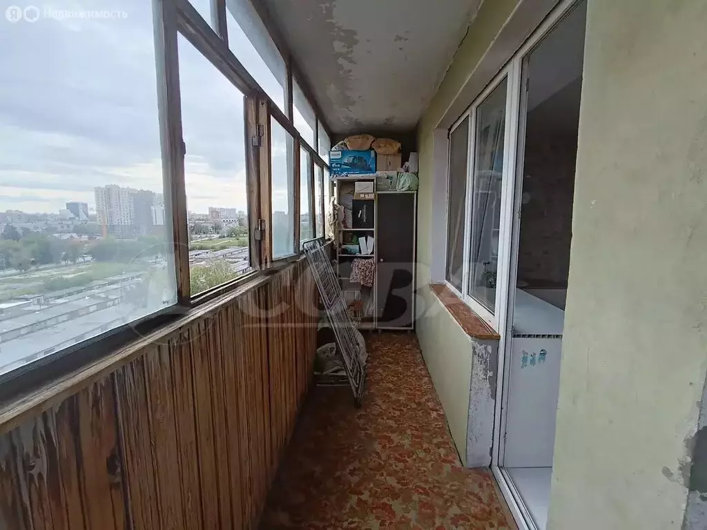 3-комнатная квартира: Тюмень, улица Елизарова, 8 (57 м) - Фото 0